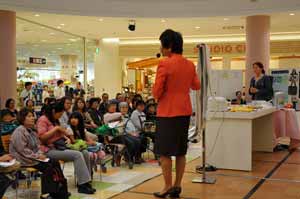 先生のお話に聞き入る参加者の皆様