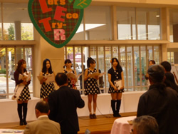 【写真10】ルミナリアからの３Ｒクイズ出題